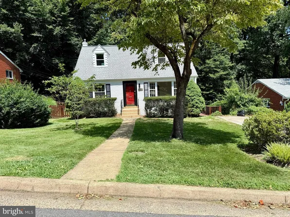 6506 Oakwood Dr, Falls Church, VA 22041