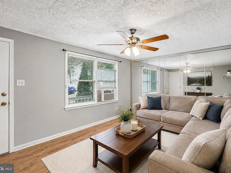 544 Rockbridge Dr SE — Photo 2