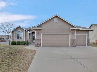 3608 N Forest Ridge Ct, Wichita, KS 67205