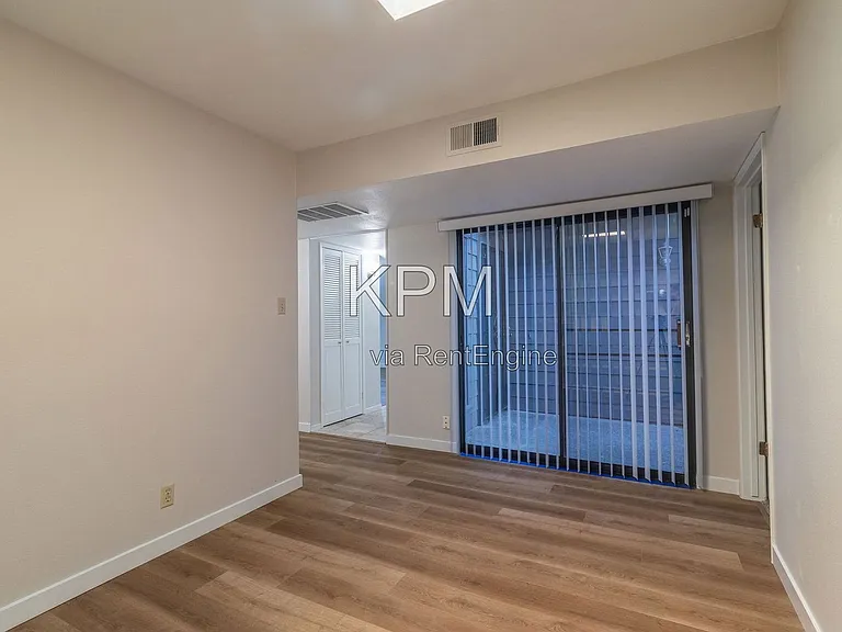 6829 Mill Springs Ct — Photo 16