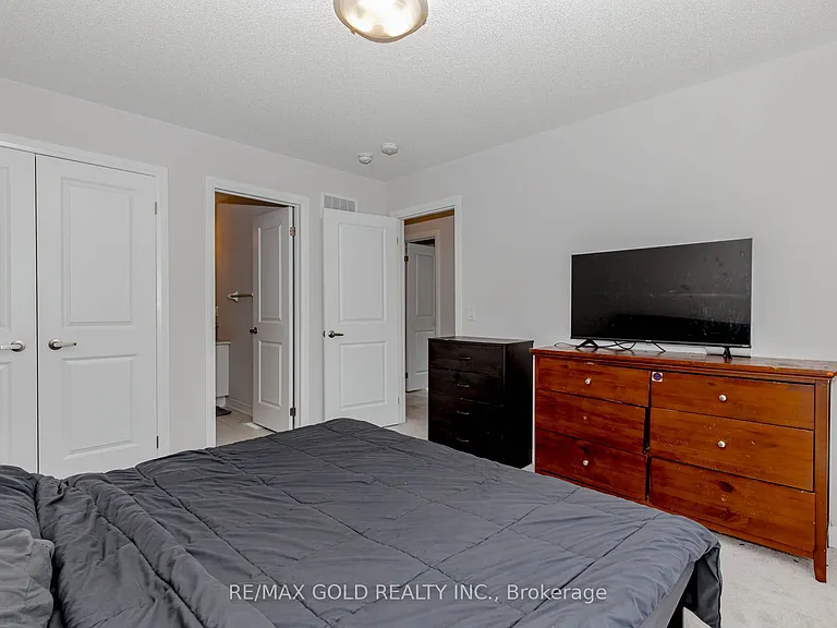 585 Colborne St #1007 — Photo 35
