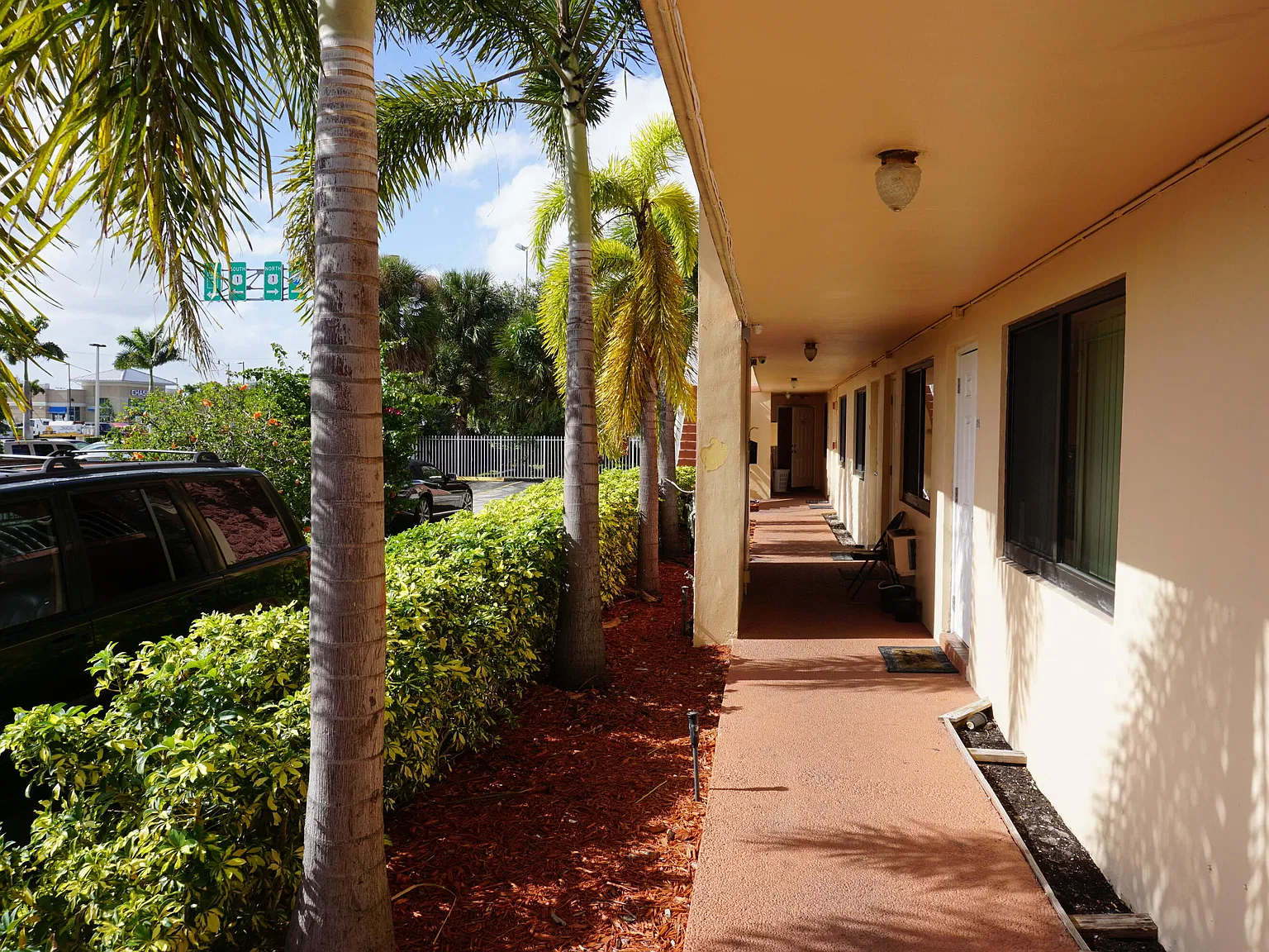 1 bed, 1.0 bath, 10845 sqft, $1,850 — Photo 3