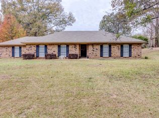 512 Newitt Vick Dr, Vicksburg, MS 39183