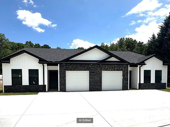 2nd image of 793/795 Lyman Rd