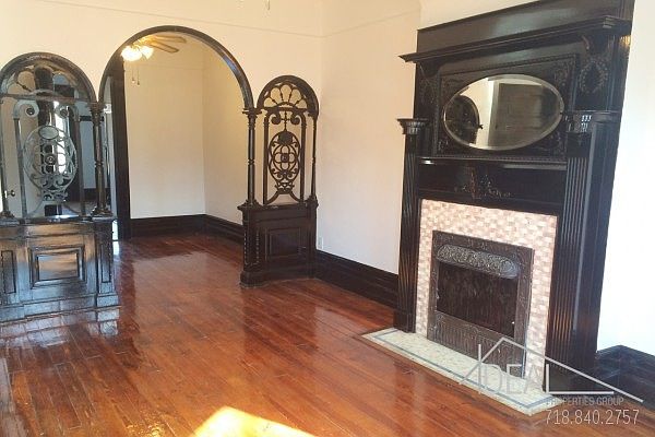 1st image of 822 Lincoln Pl #2
