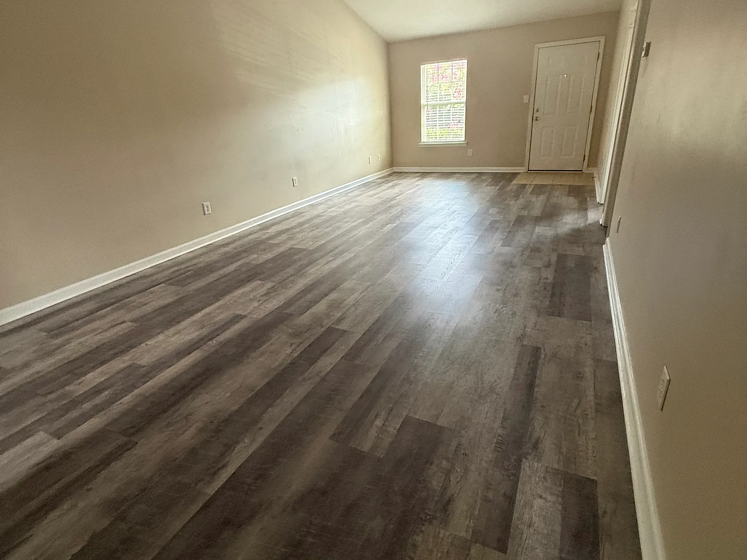 2 bed, 1092 sqft, $1,300 — Photo 3