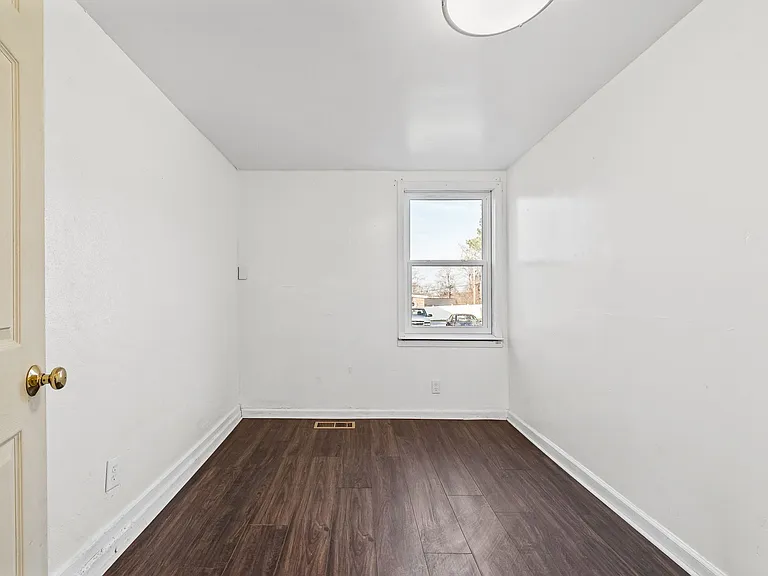 211 Saint John St — Photo 20