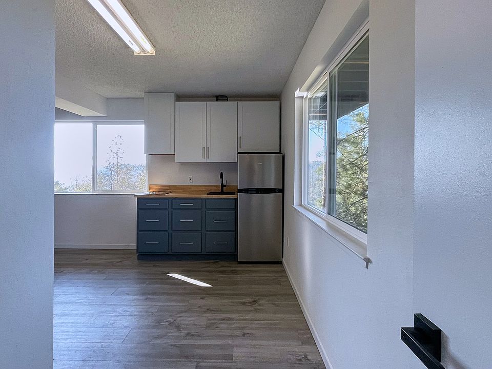 1st image of 20473 Skyline Rd