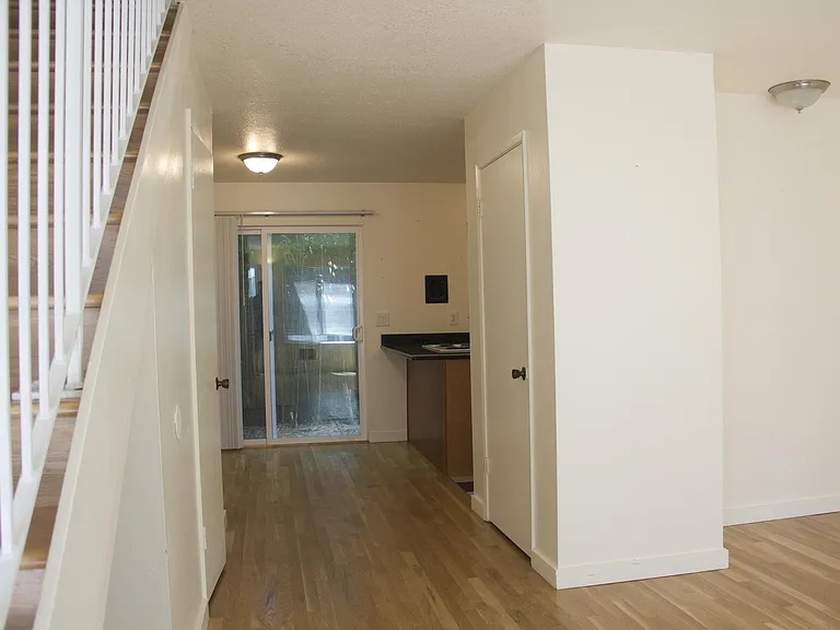 426 NE 75th Ave — Photo 60