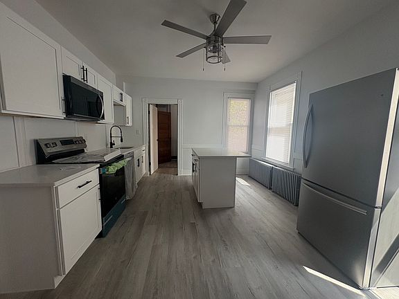 4th image of 86 Mechanic St #A