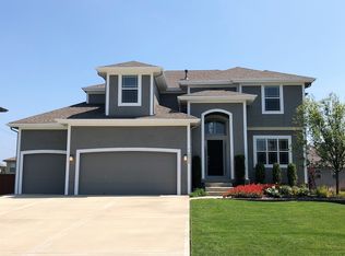 16325 S Locust St, Olathe, KS 66062