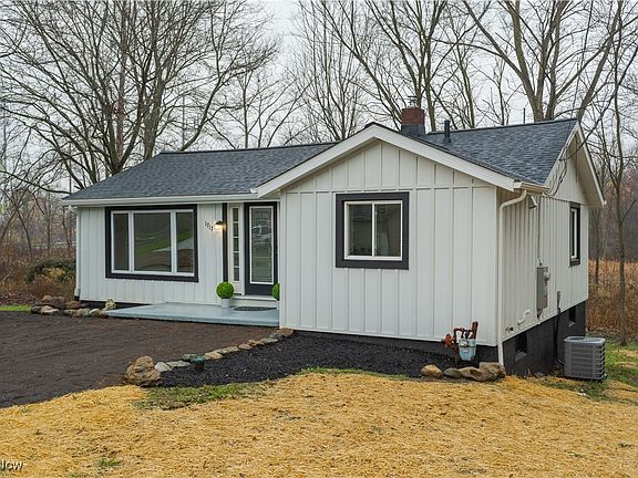 3rd image of 1717 Moonlight Dr