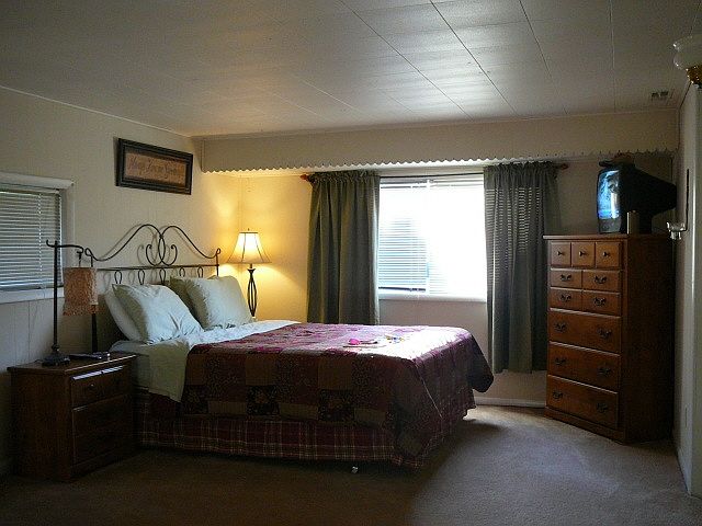 2nd image of 405 Tory Rd