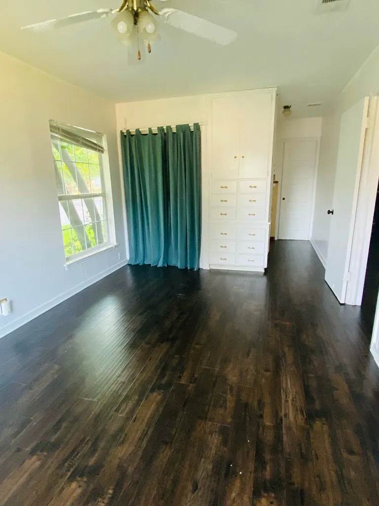 3 bed, 1400 sqft, $2,300 — Photo 2