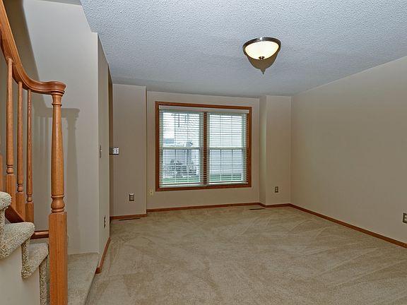 3rd image of 1458 Granada Ave N