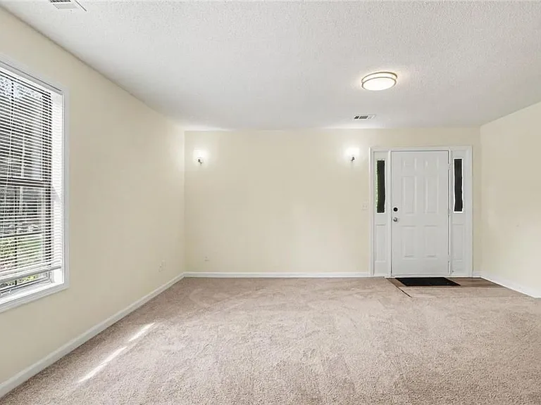 2623 Dorian Dr #D — Photo 4