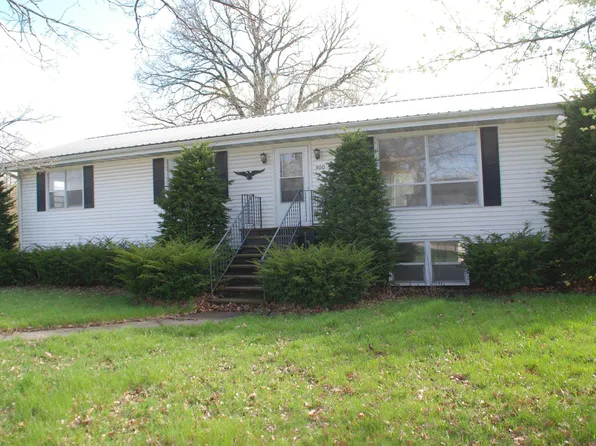 300 Mechanic St, Fayette, IA 52142