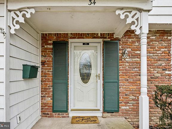 4th image of 34 White Birch Rd