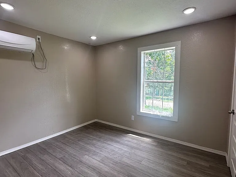 1609 Alma Blvd — Photo 6