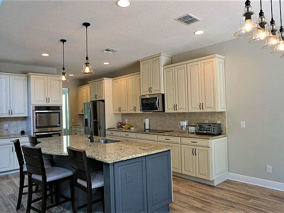 3rd image of 4207 Oak Lodge Way