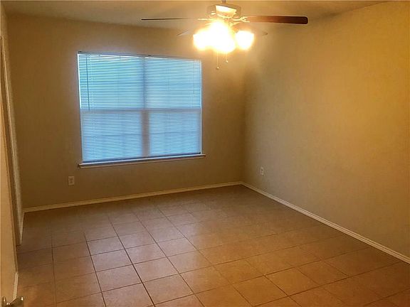 4th image of 2900 Dana Ln