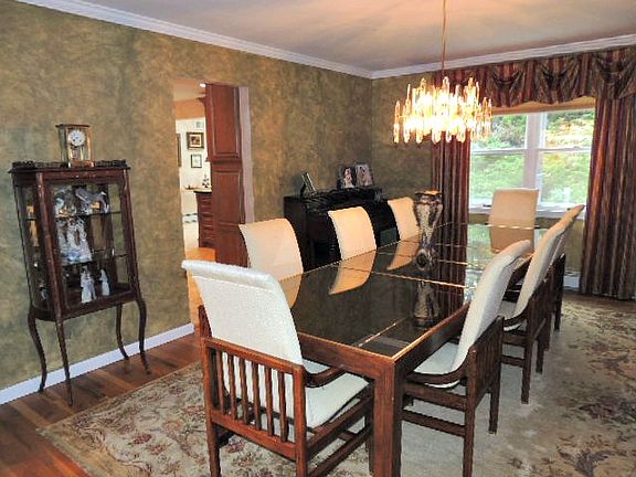 2nd image of 8 Westend Dr