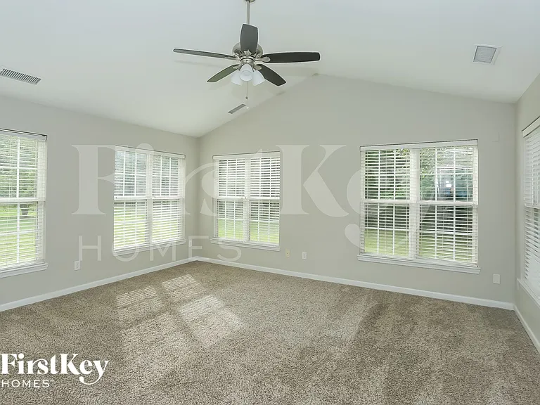 1014 Enderbury Dr — Photo 6