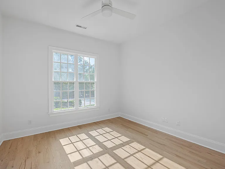 609 Daggett St — Photo 28