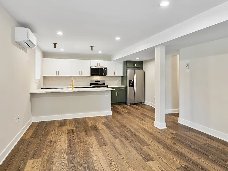2257 N Sawyer Ave #G — Photo 2