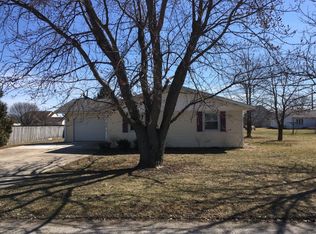 511 Pennsylvania St, Parker City, IN 47368