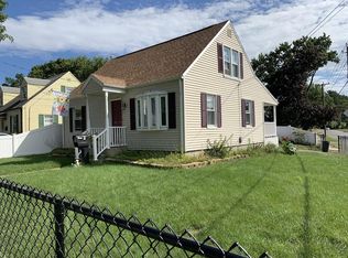 7 Campechi St, Springfield, MA 01104