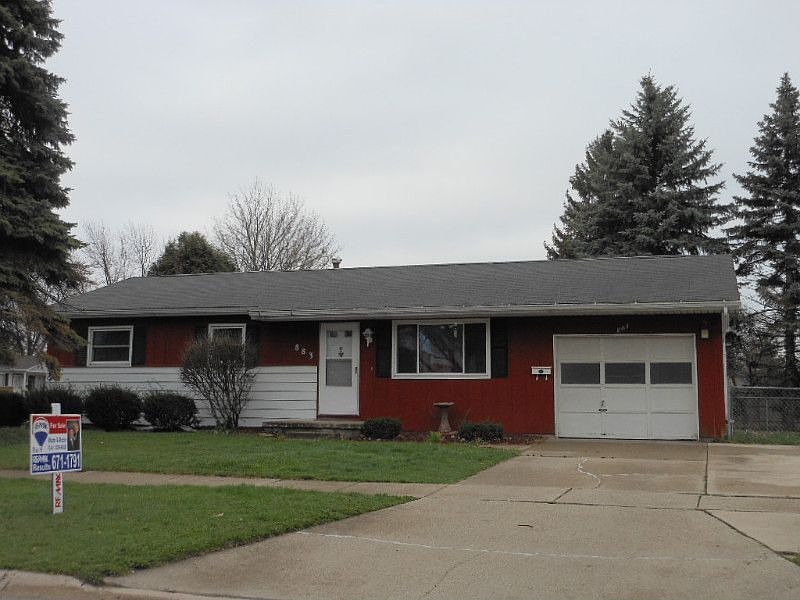 1st image of 883 Caravelle Dr