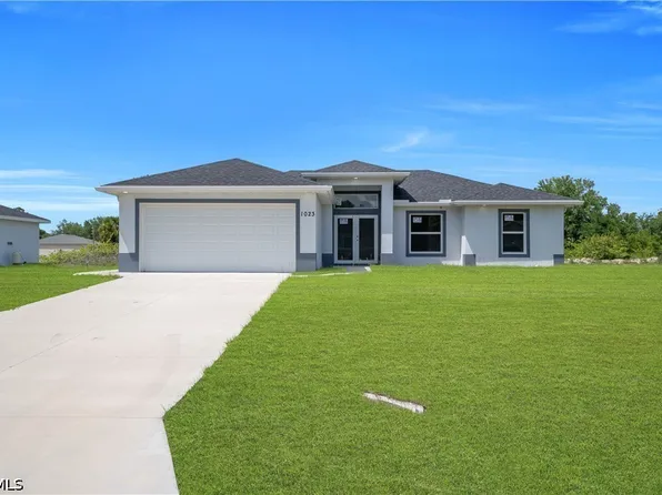 1023 Pilgrim St E, Lehigh Acres, FL 33974