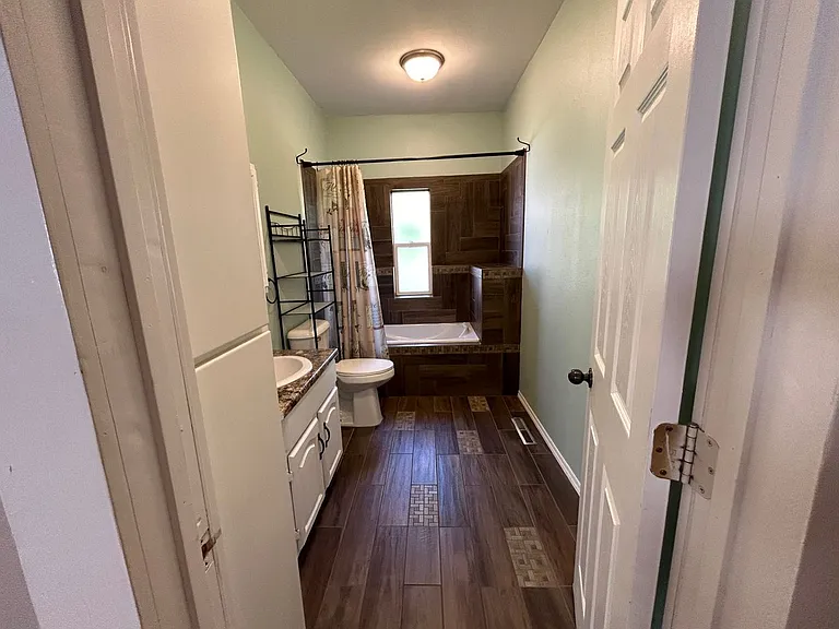 117 W Adams Ave — Photo 35