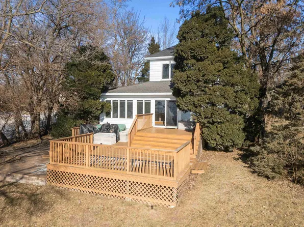 5740 Main St, Butte Des Morts, WI 54927