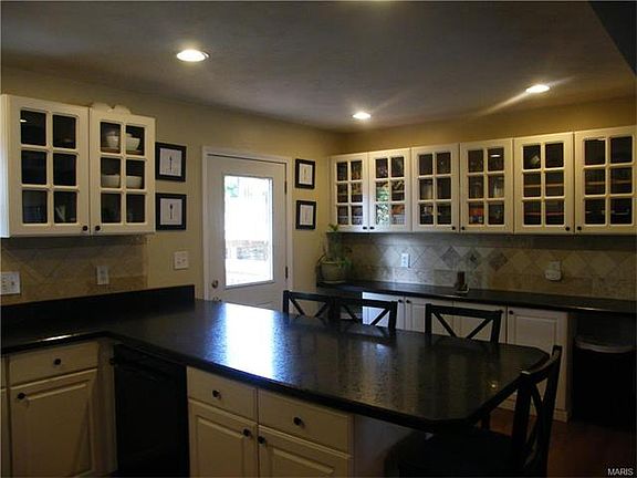 2nd image of 4719 Kerth Dr