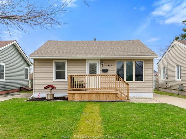 2228 Elsmere Ave, Windsor, ON N8W 2C6