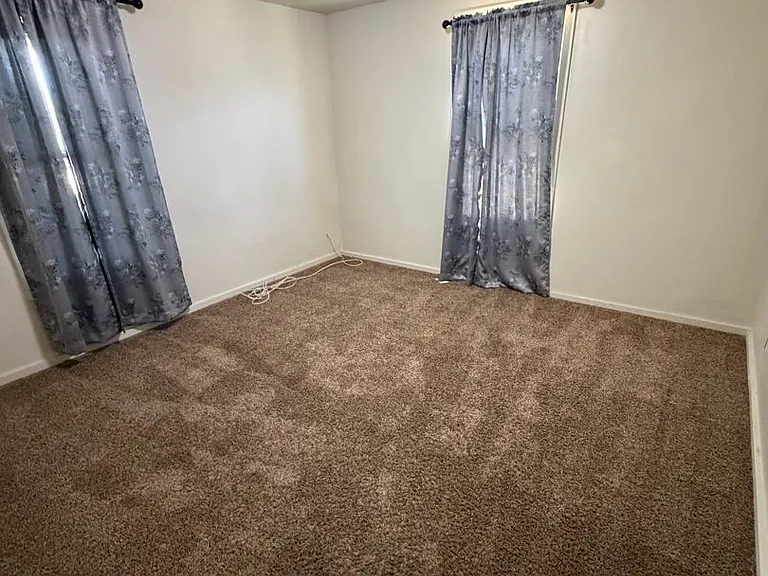 2735 N Central Ave — Photo 6