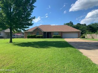 904 W Northside Dr, Clinton, MS 39056
