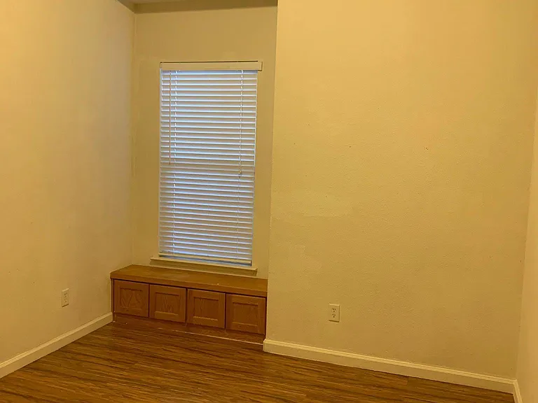 2832 E Cromwell Ave — Photo 39