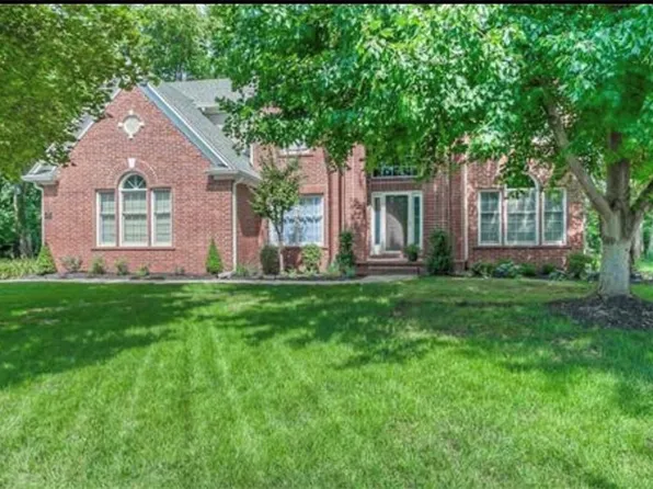 3340 W 143rd Ter, Leawood, KS 66224