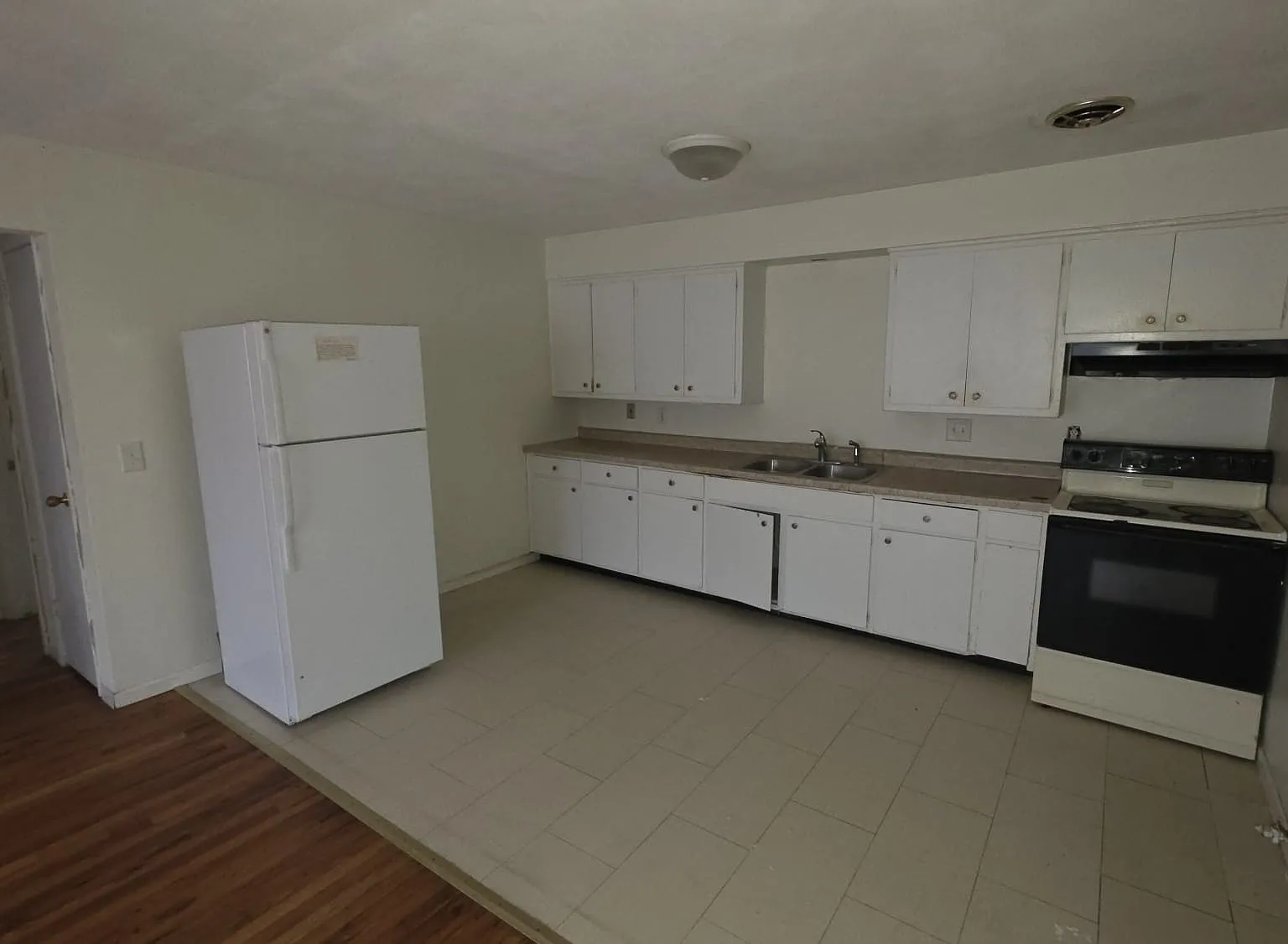 2 bed, 750 sqft, $1,200 — Photo 1