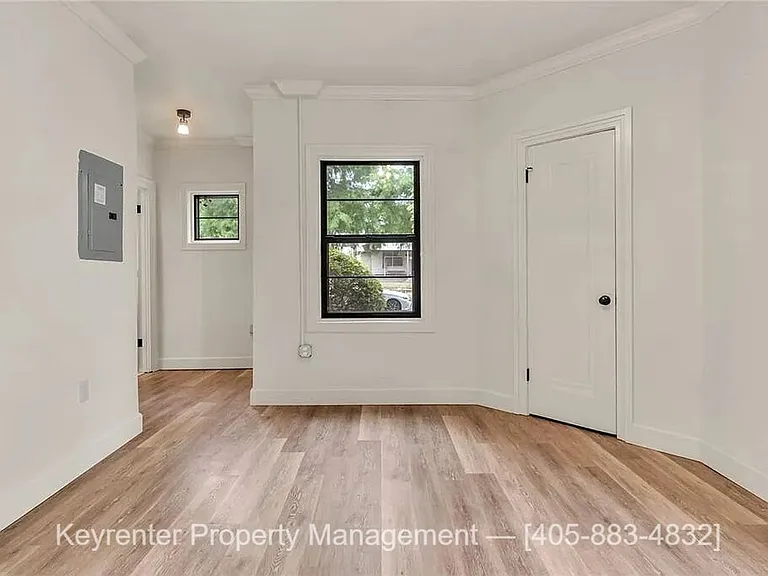 1838 NW 11th St #6 — Photo 3