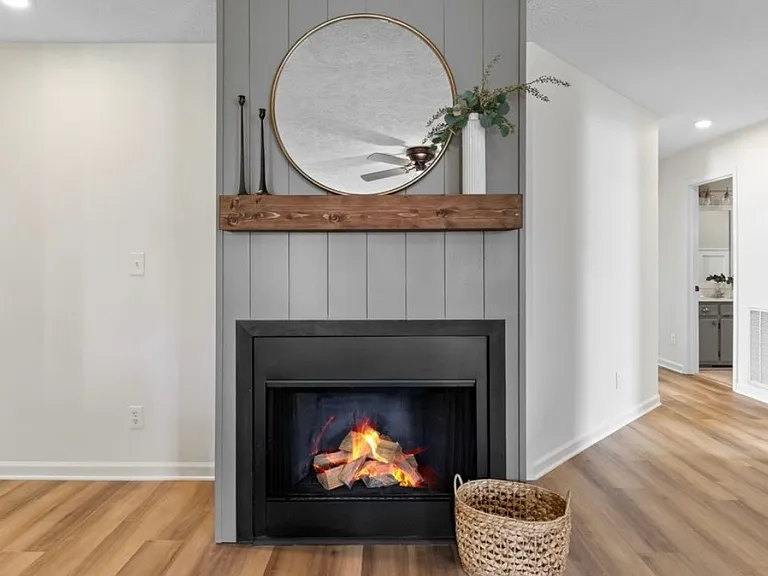 2424 Calico Ct — Photo 8