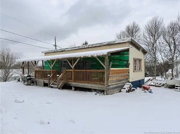 63 French Village Rd, Blacks Harbour, NB E5H 1G1