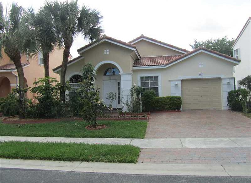 1st image of 1922 NW 74th Way