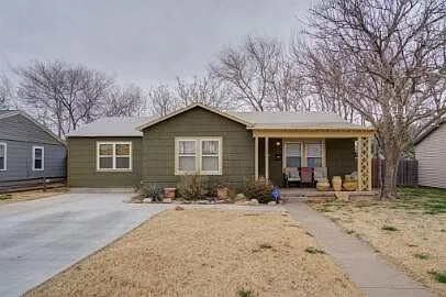 3 bed, 1.0 bath, 1152 sqft, $1,450 — Photo 2