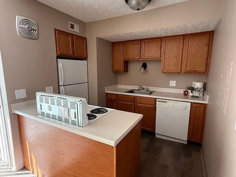 Southdale Square Apartments — Photo 141