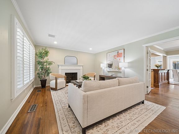 3rd image of 1909 E 35th Pl