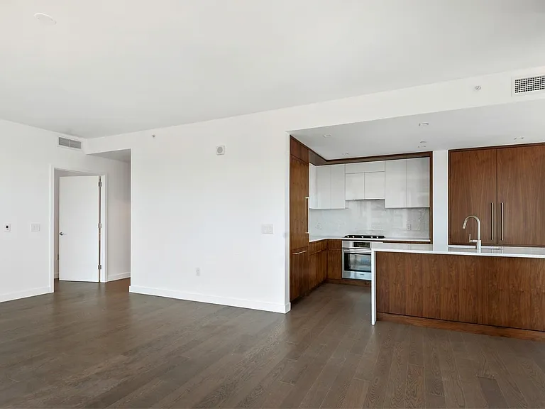 75 Park Ln S #2404R — Photo 8